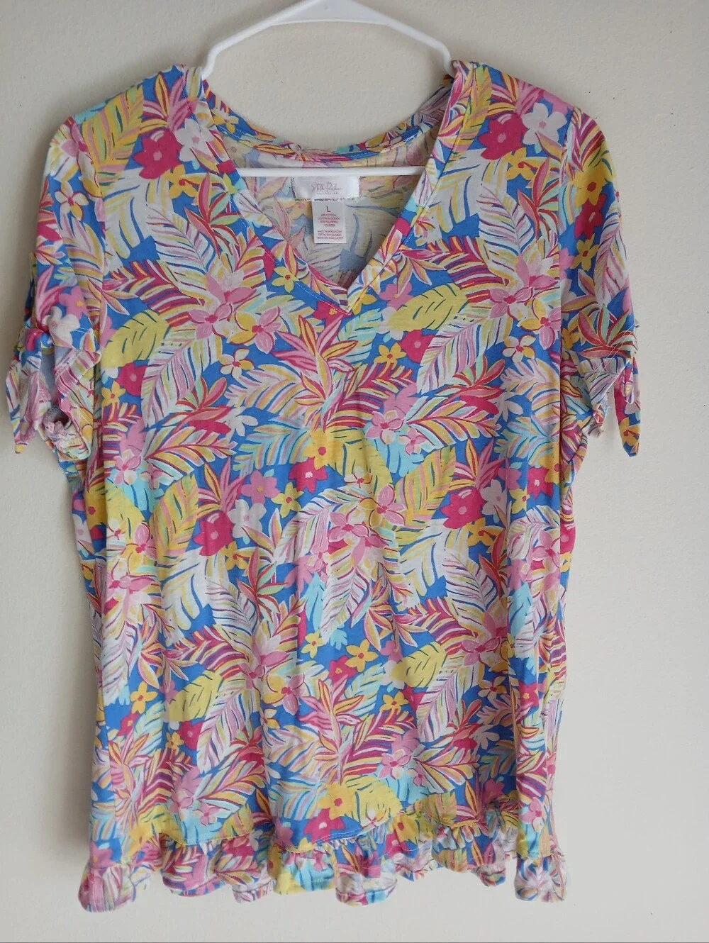 Stella Parker Top Size Large Floral Ruffle Hem